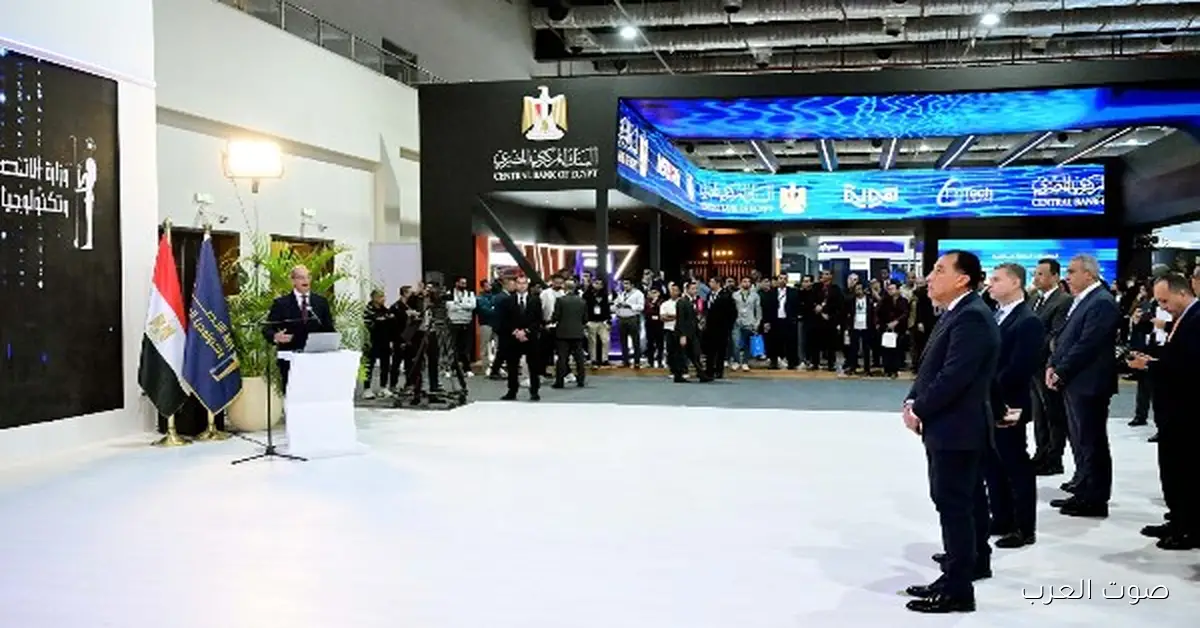 رئيس الوزراء يتابع عرض عن مشروعات الاتصالات في التحول الرقمي