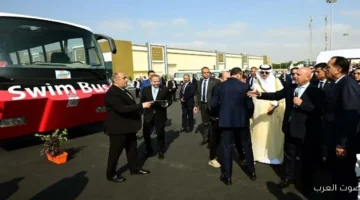 رئيس الوزراء يشوف أول أتوبيس برمائي مصري في معرض النقل