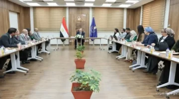 رئيس هيئة الدواء يتناقش مع ممثلي الشركات العالمية عشان يقوي