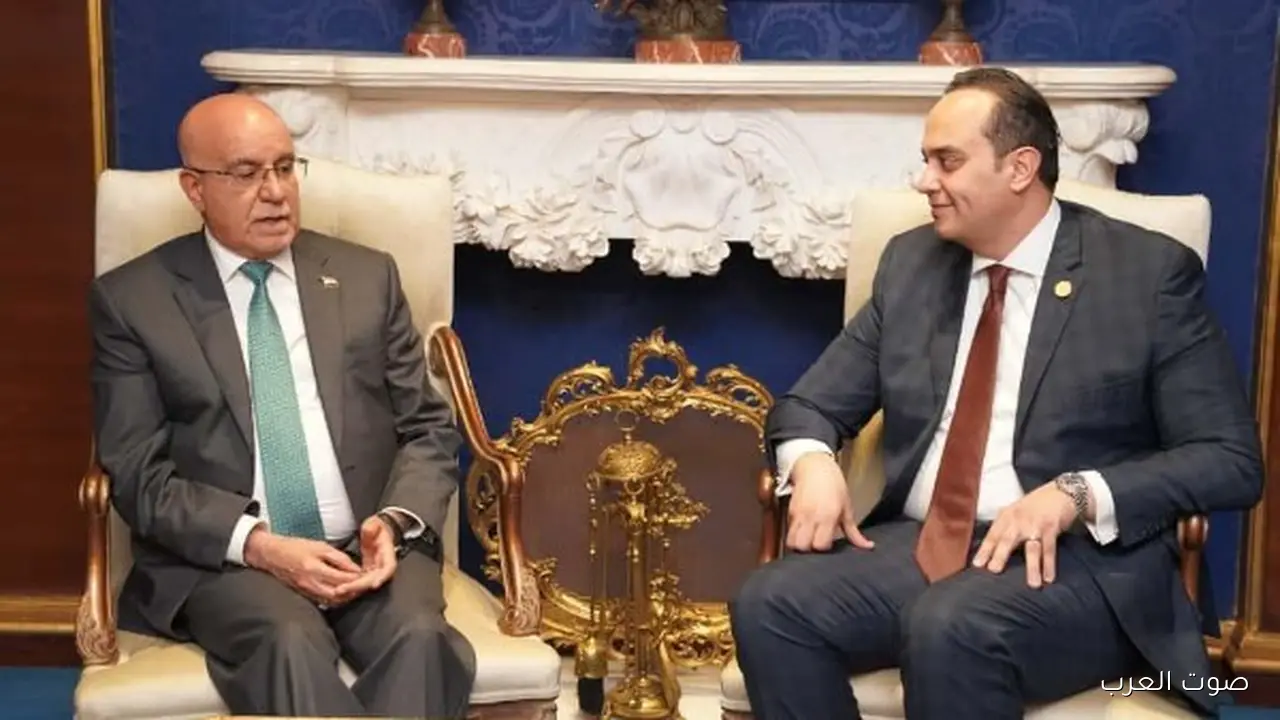 رئيس هيئة الرعاية الصحية يناقش مع وزير صحة العراق طرق