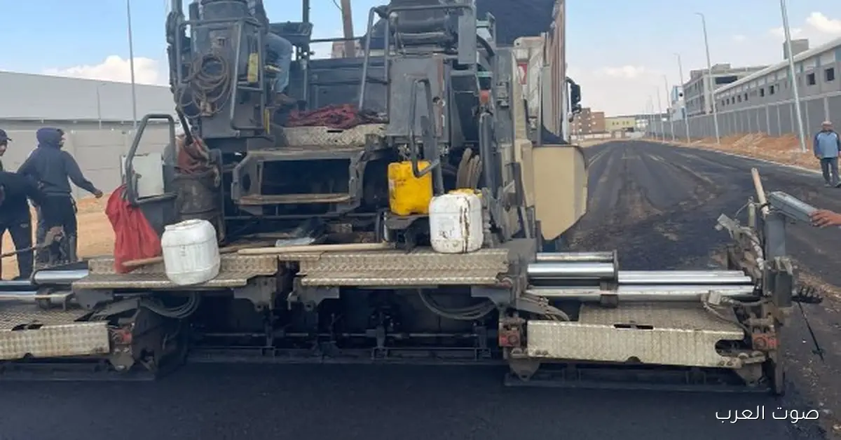 رفع كفاءة الطرق والمواصلات في المناطق الصناعية بالعاشر من رمضان