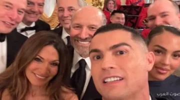 رونالدو ياخد سيلفي مع وزير التجارة الأمريكي ورئيس الفيفا وإيلون