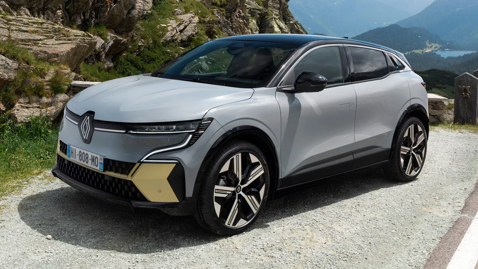 رينو بتستخدم البنزين في عربياتها الكهربائية.. ليه كده؟ 3 رينو بتستخدم البنزين في عربياتها الكهربائية ليه كده؟