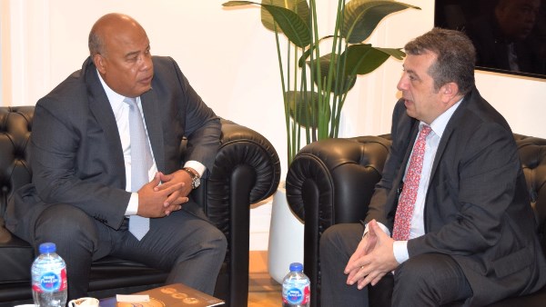 سفير أرمينيا يزور غرفة القاهرة عشان يبحث فرص جديدة للتعاون