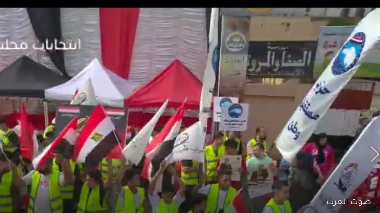 شباب الأحزاب السياسية جاهزين لخدمتك لجان الهرم شغالة تنظيم تمام