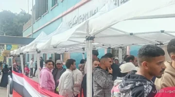 شباب كتير صوتوا في لجنة مدرسة الخديو إسماعيل الثانوية بالسيدة