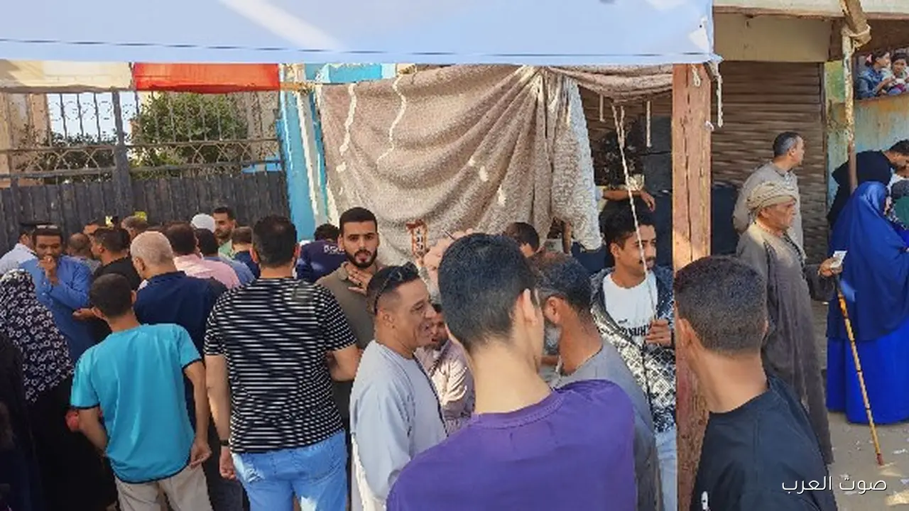 شوف الناس مستمرة في التوافد على لجان الاقتراع في منشأة