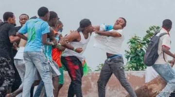 شوف شغب بين الجماهير في الدوري الكونغولي خلال الإحماء