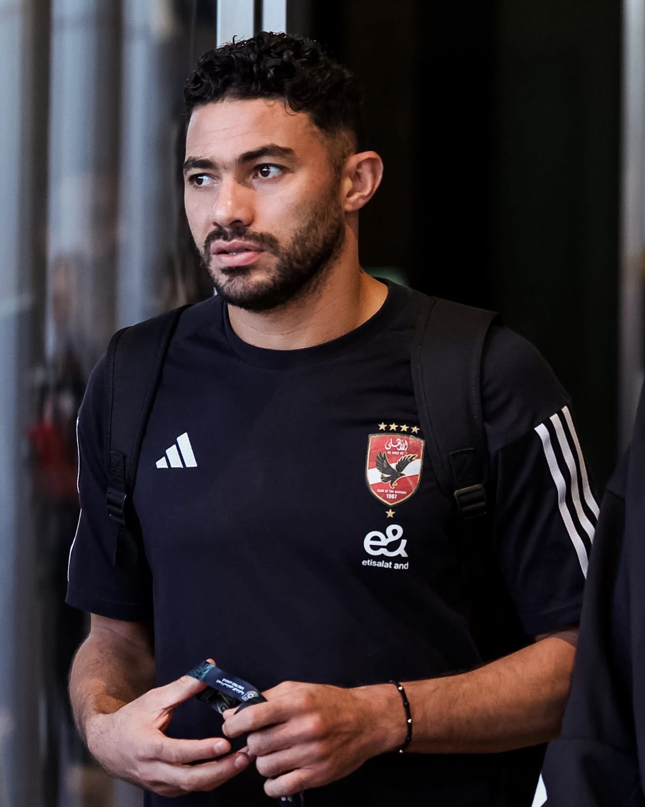 شوف لقطات من تحرك لاعبي الأهلي لملعب السوبر قبل مواجهة