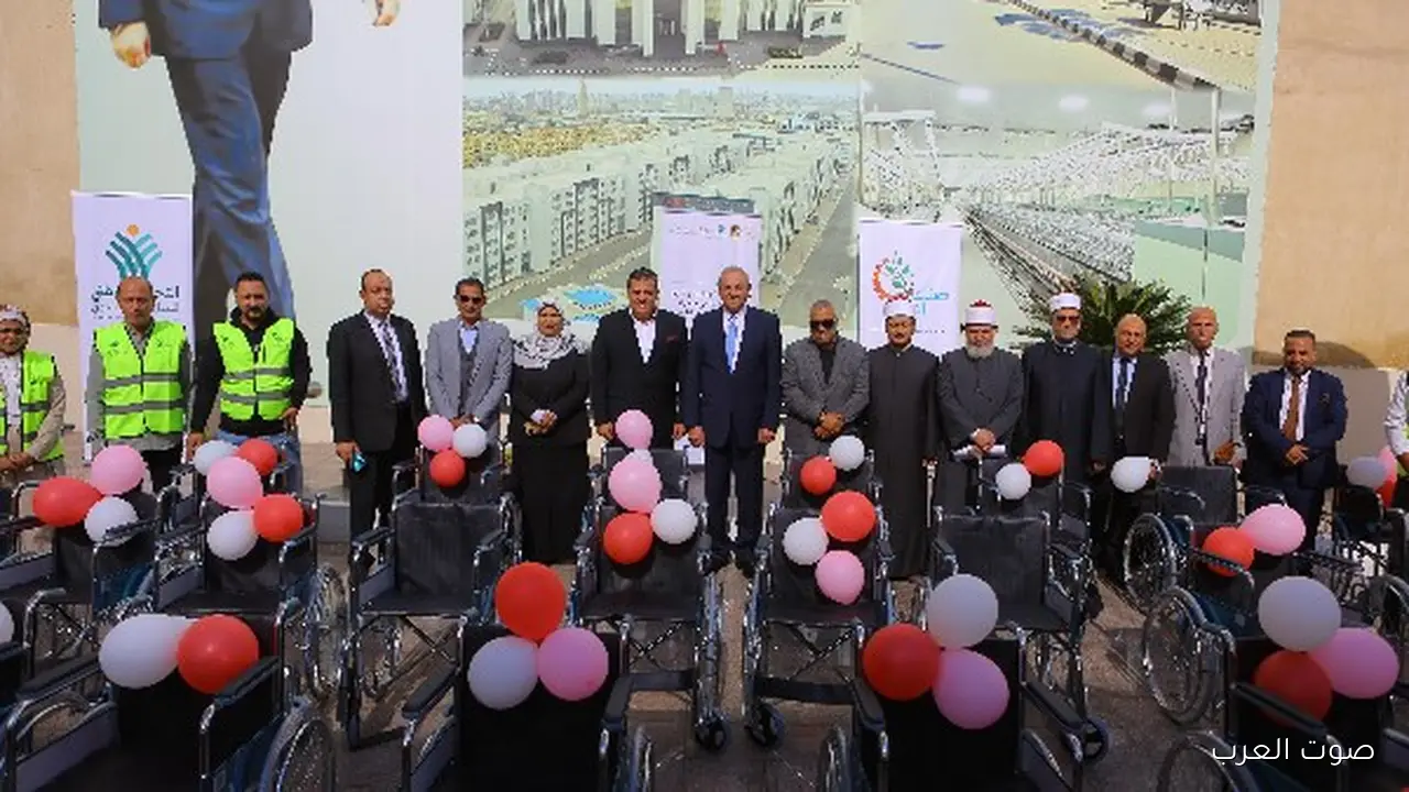 صناع الخير يوزعوا أجهزة تعويضية وكراسي متحركة وأطراف صناعية لذوي