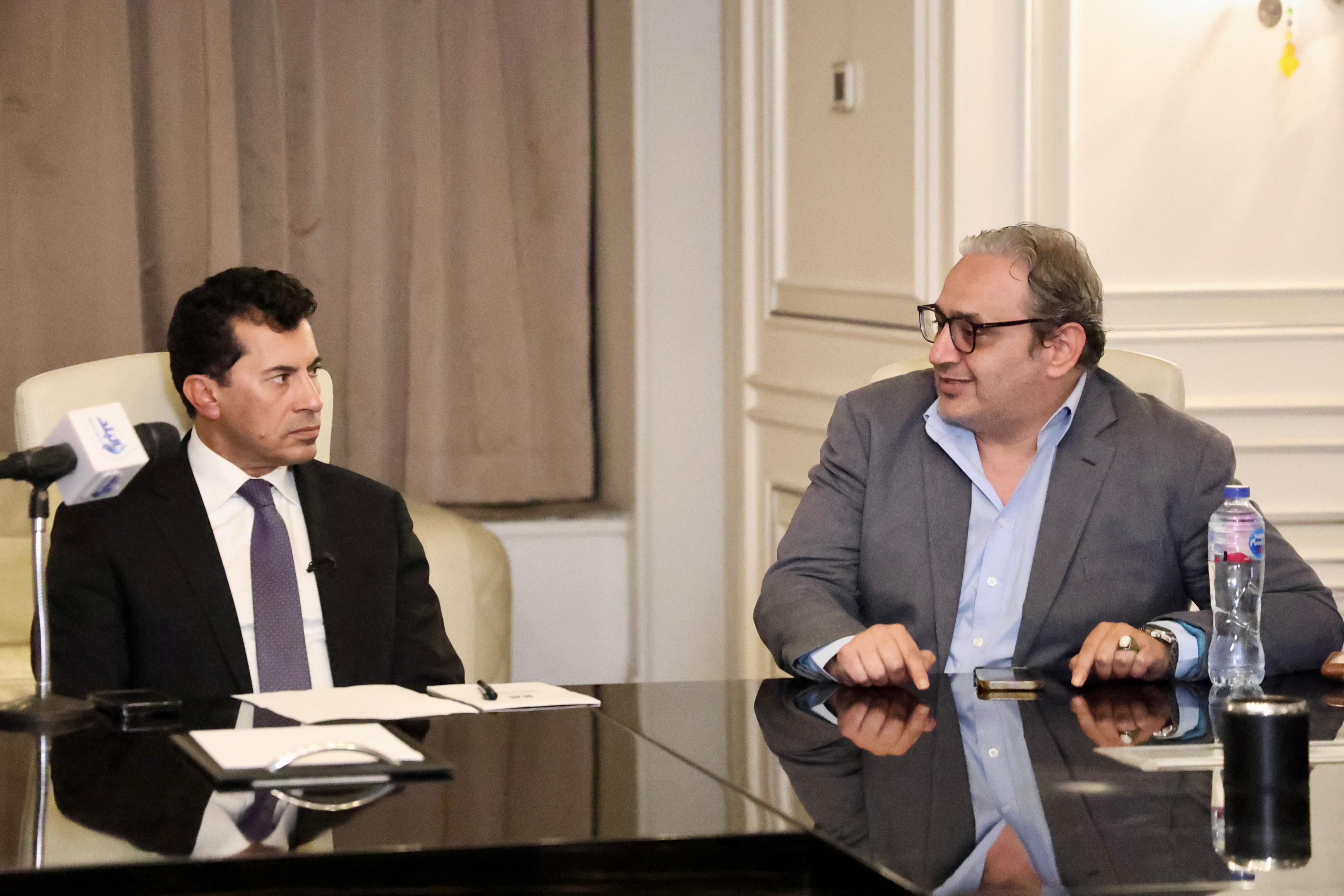 صوت العرب يستضيف وزير الرياضة ليتكلم عن أهم قضايا الرياضة