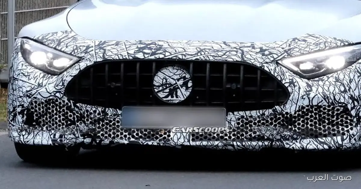 صور مسربة لمرسيدس SL 2027 بتصميم بشبك أمامي عريض 2 صور مسربة لمرسيدس SL 2027 بتصميم بشبك أمامي عريض