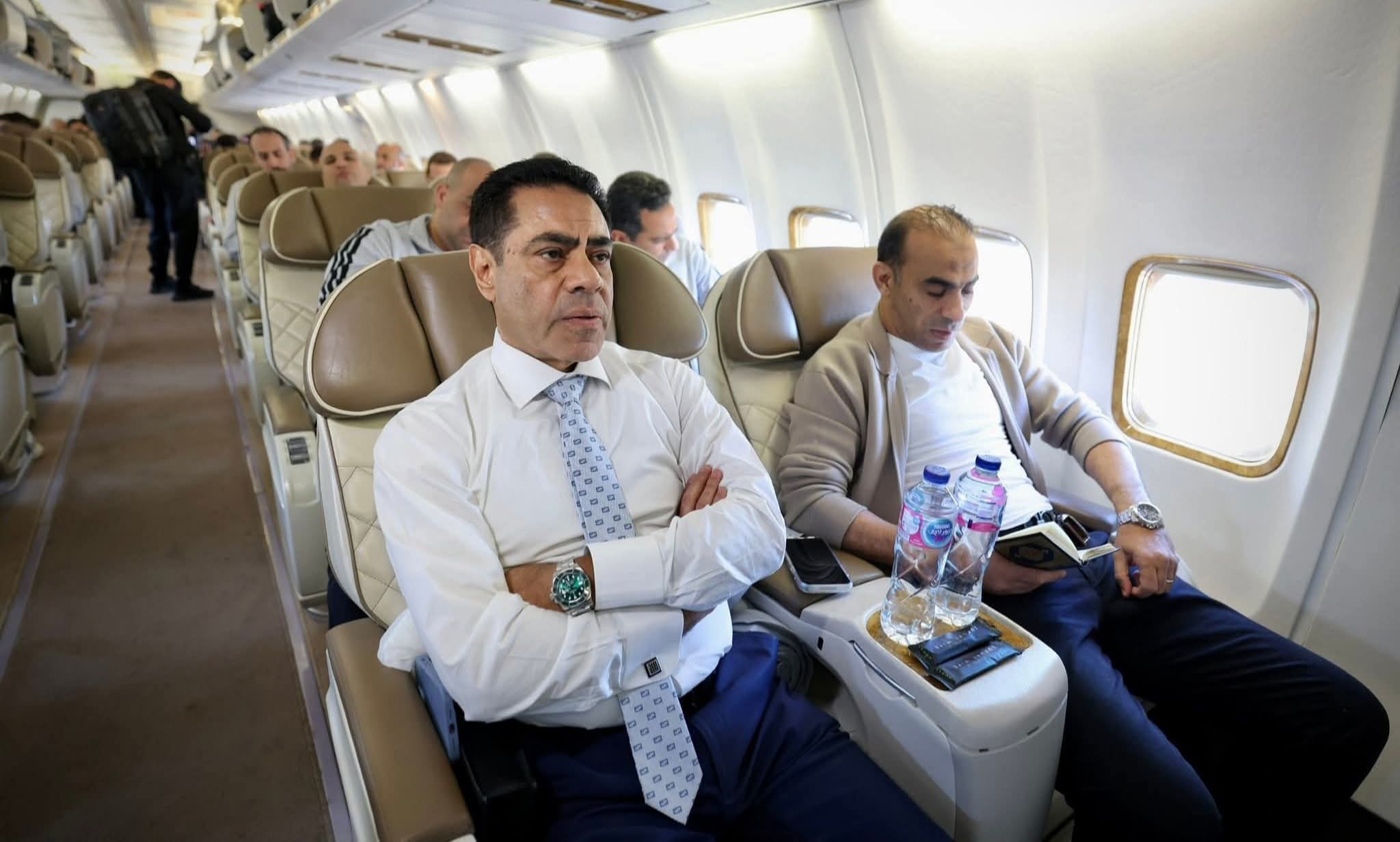 طارق قنديل وسيد عبد الحفيظ مع بعثة الأهلي في المغرب