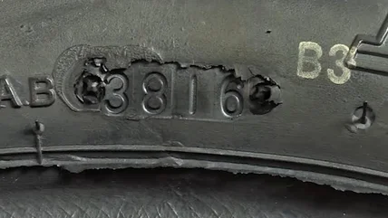 طرق بسيطة تكتشف بيها إطارات السيارات المقلدة بحيلة ذكية