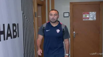 عبد الرؤوف يعمل محاضرة فيديو للاعبي الزمالك قبل مباراتهم مع