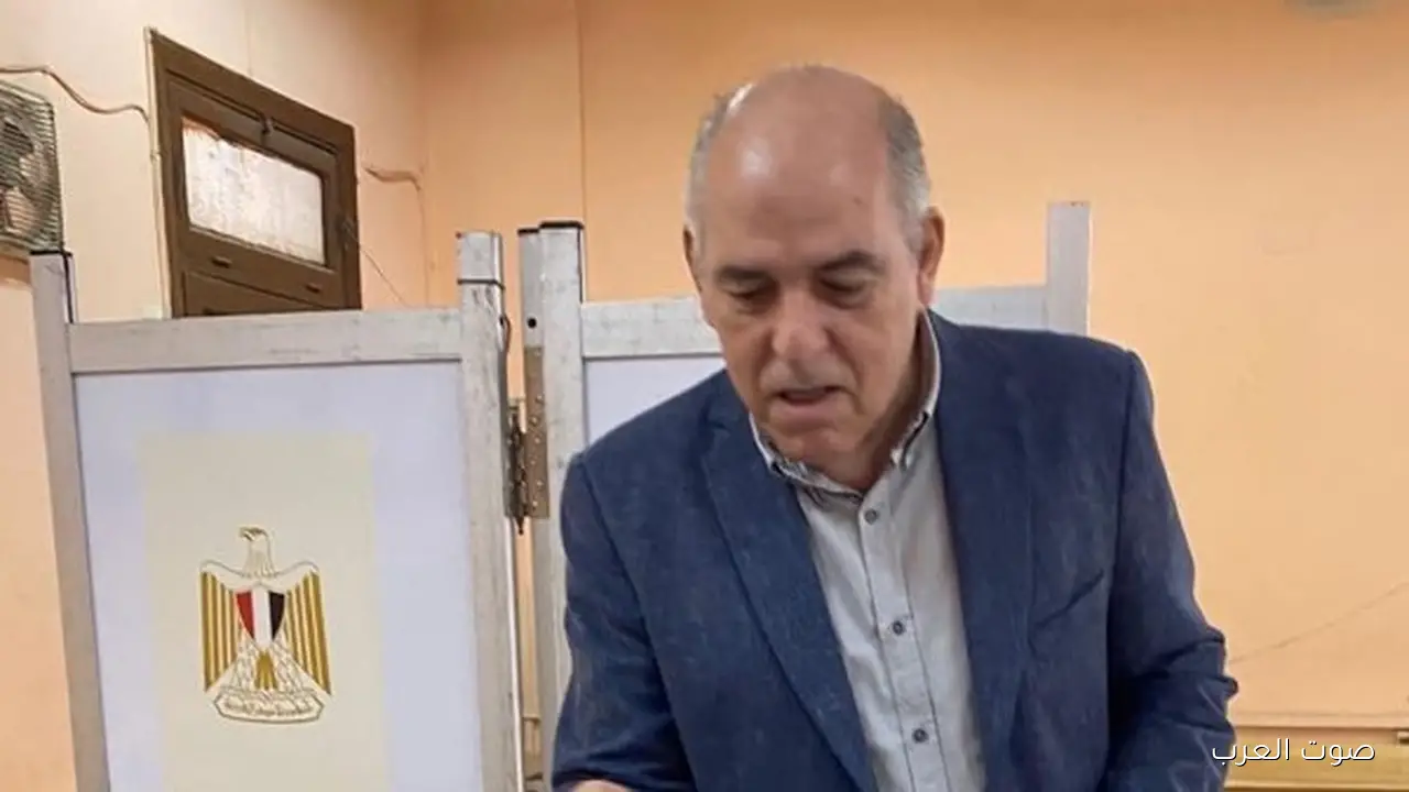 عبدالله غراب بيطلب من الناس في الدقي يشاركوا في الانتخابات