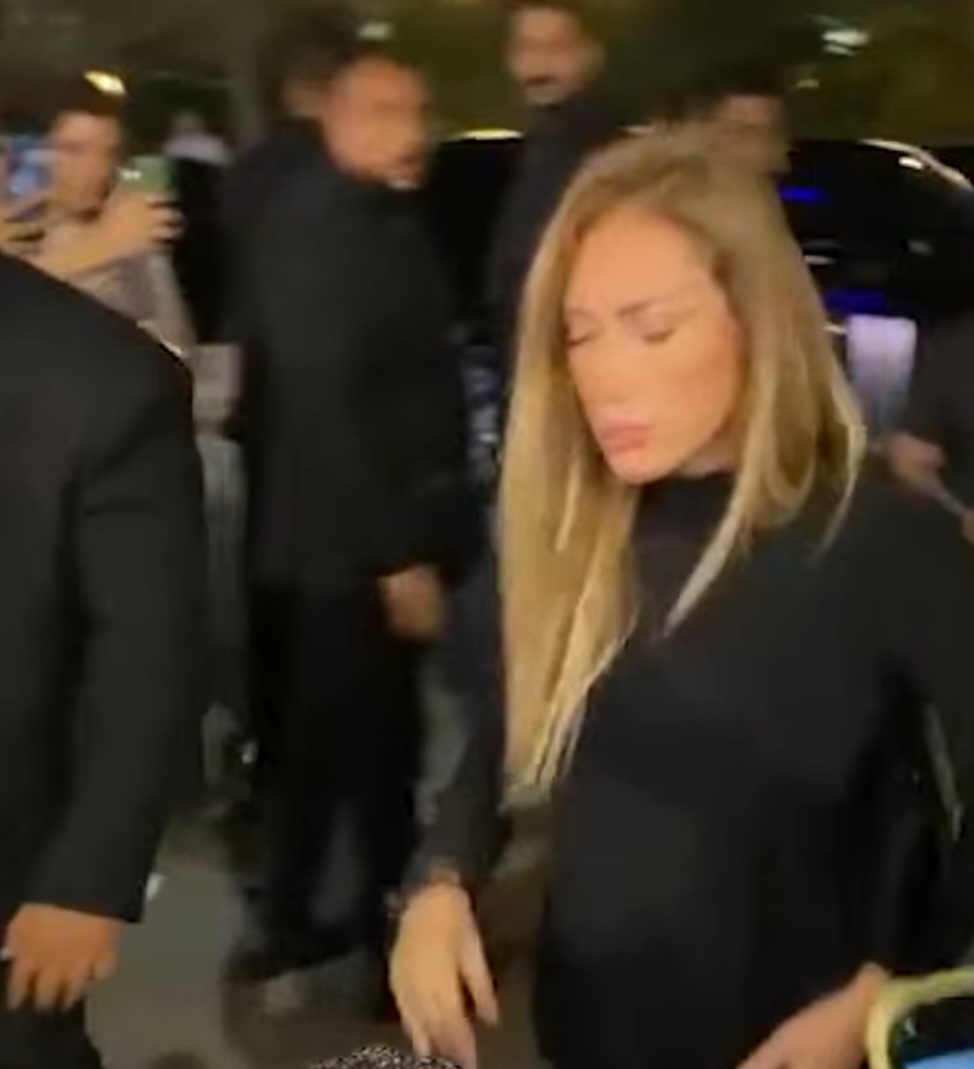 عبير صبري وإدوارد وريهام سعيد في عزاء والد محمد رمضان