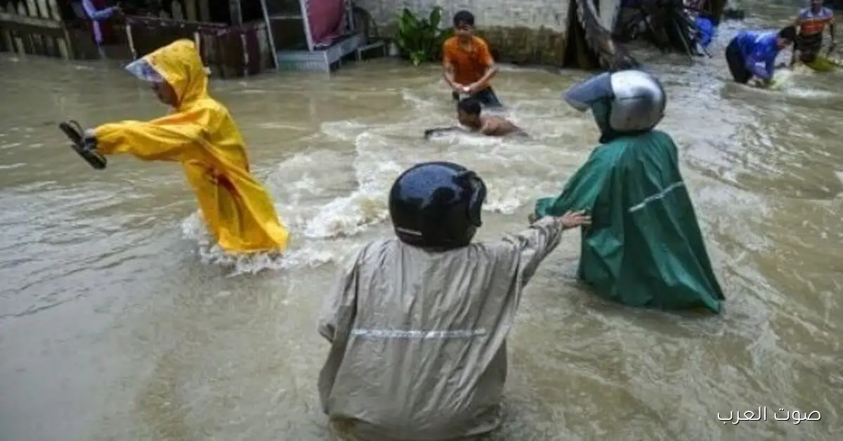 عدد ضحايا الفيضانات في جنوب شرق آسيا وصل لـ 460 شخص