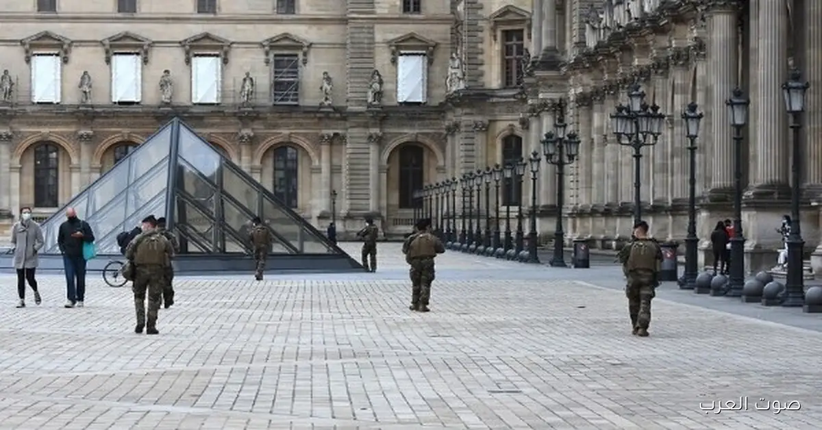 فرنسا تقبض على 4 أشخاص بعد سرقة مجوهرات غالية من متحف اللوفر