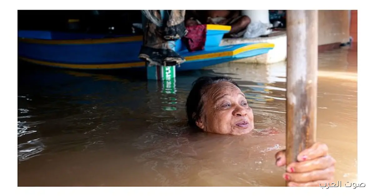 فيضانات تايلاند: 33 شخص ماتوا ومليوني واحد شُردوا بعد أمطار غير مسبوقة