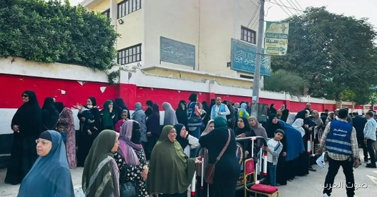 قومي المرأة: تقارير غرفة العمليات تتابع مشاركة كبيرة للسيدات في اليوم الأول من المرحلة الثانية لانتخابات النواب 2025 2 قومي المرأة: تقارير غرفة العمليات تتابع مشاركة كبيرة للسيدات في اليوم الأول من المرحلة الثانية لانتخابات النواب 2025