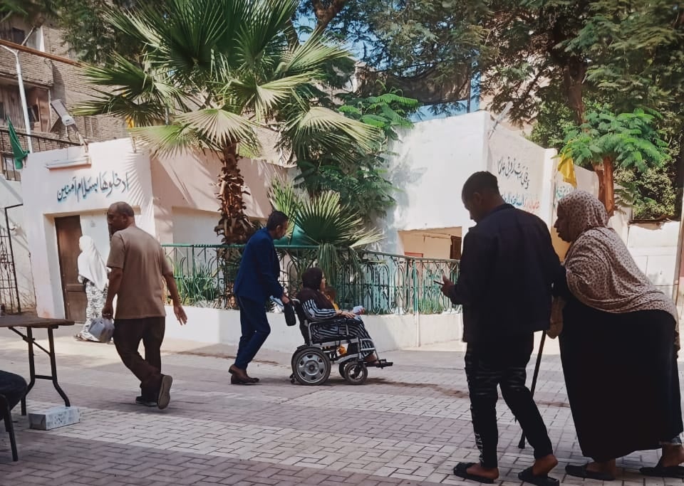 كبار السن شاركوا في انتخابات لجنة الشهيد حسين جمال في