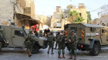 لحظات خوف في جنين الاحتلال محاصر شابين فلسطينيين ويضرب الحي