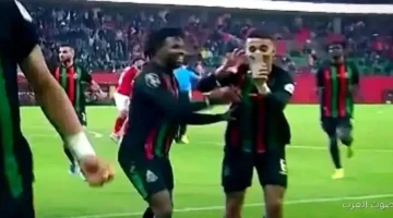 لقطة طريفة بعد هدف بوريكا في مباراة الأهلي والجيش الملكي