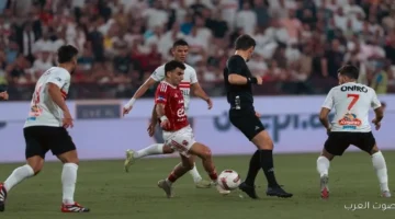 لقطة كوميدية في نهائي السوبر المصري سقوط الحكم بين زيزو