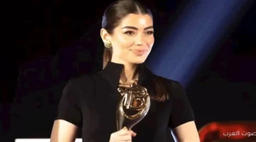 ليلى زاهر تحتفل بفوزها بجائزة أفضل ممثلة شابة