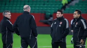 محاضرة للاعبي الأهلي قبل ما يتحركوا لملعب مولاي الحسن