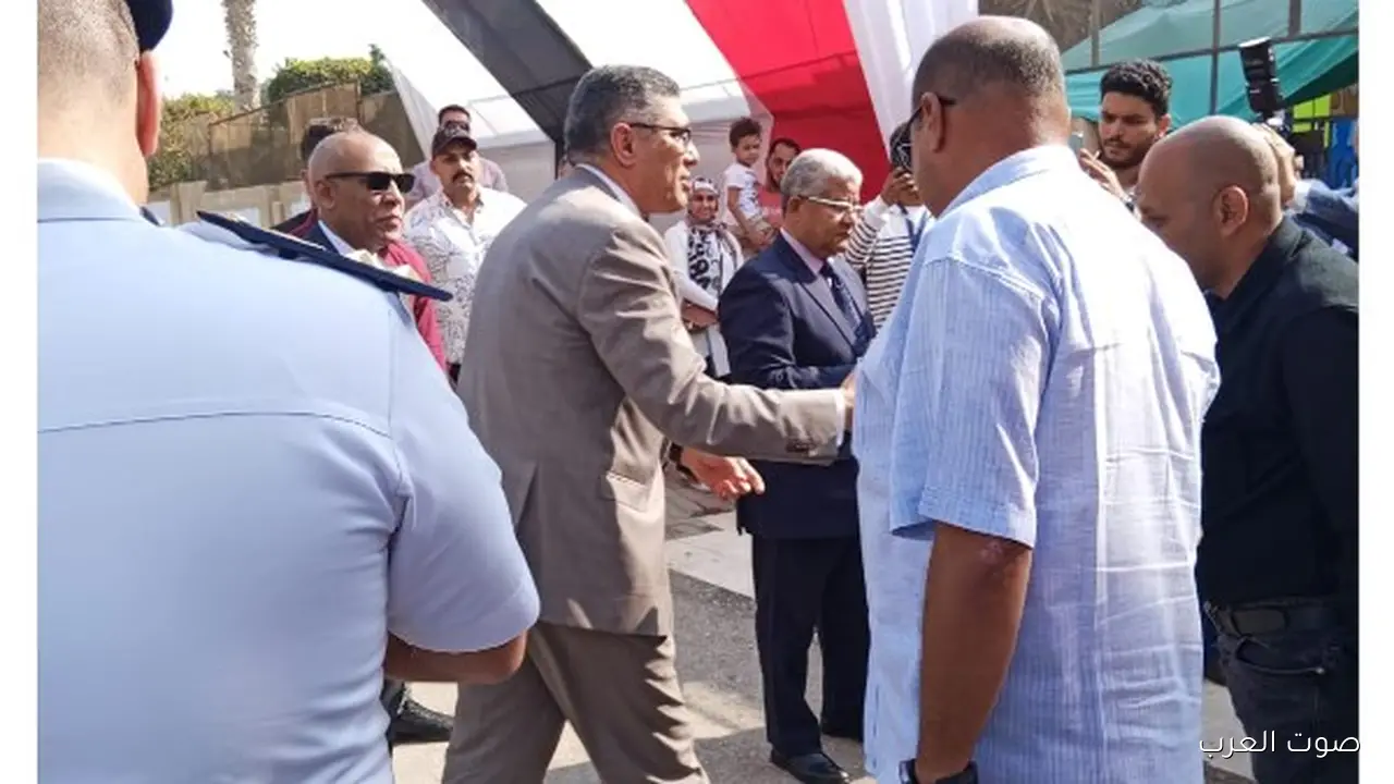 محافظ الجيزة يشارك في الانتخابات في مدرسة النصر للغات في