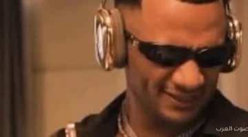 محمد رمضان يثير الجدل بهدية مميزة سماعة وهاتف ذهب عيار