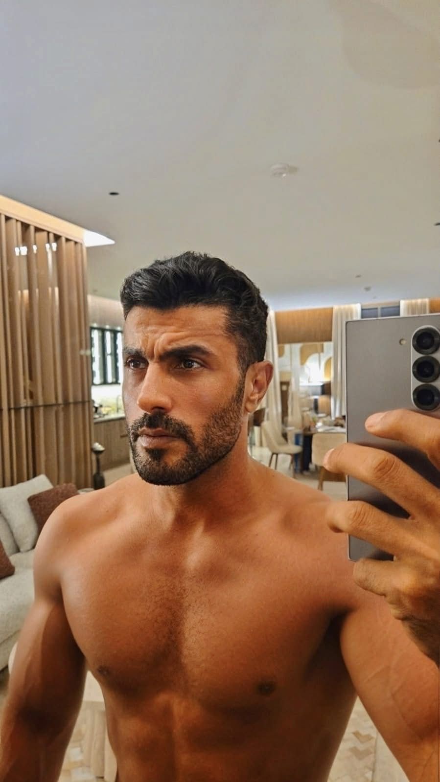 محمد سامي ينشر صورة من كواليس مسلسله 8 طلقات