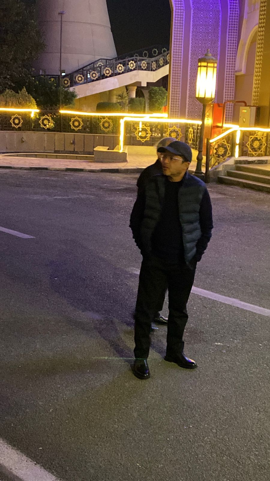 محمد هنيدي وحمادة هلال يتألقوا في عزاء المؤلف أحمد عبدالله