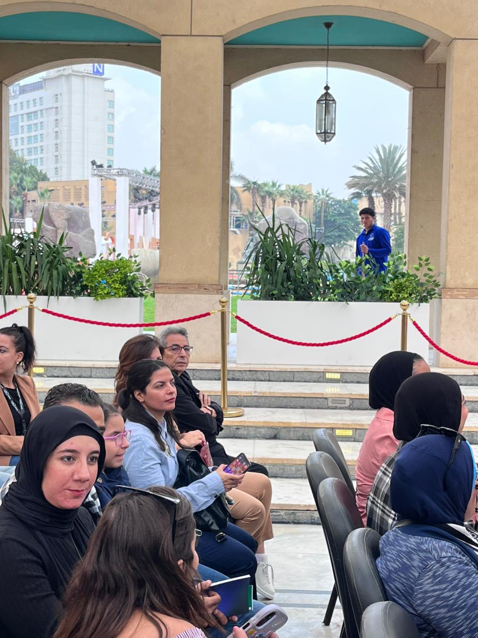 محمود سعد وآل العدل أول الموجودين في ندوة خالد النبوي