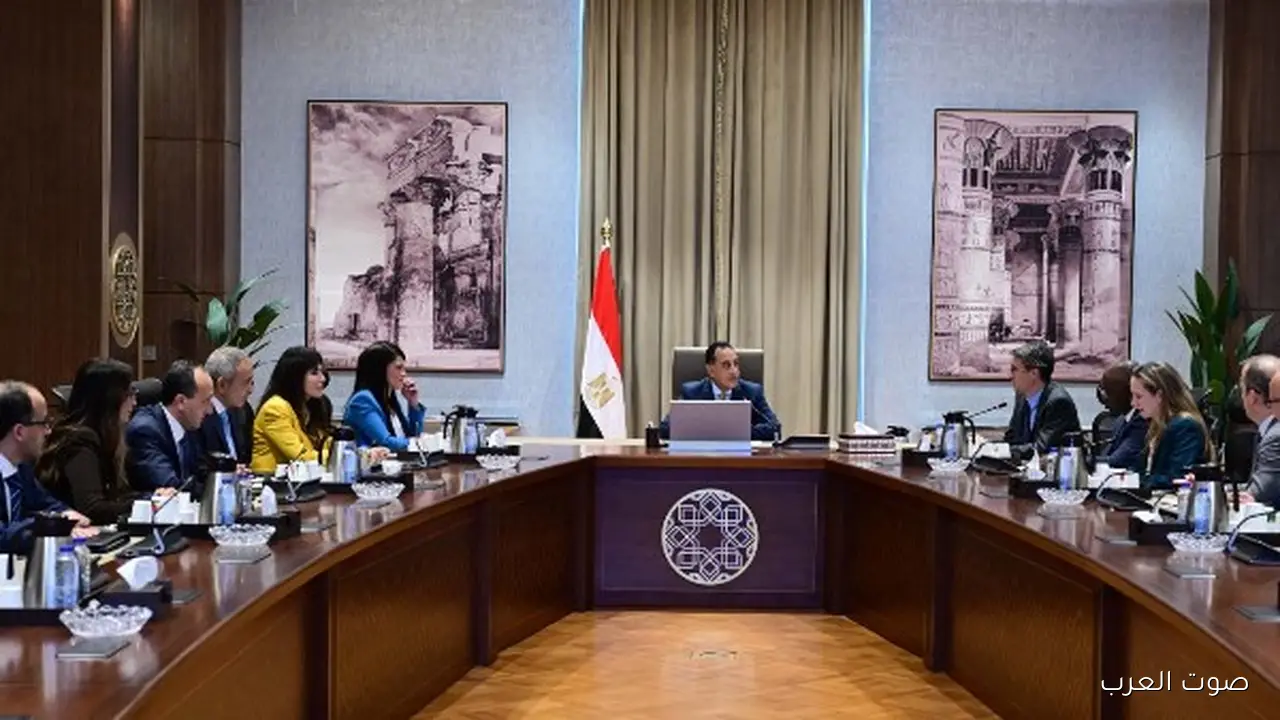 مدبولي صناعة التعهيد مدعومة من الرئيس وبتوفر حوالي 70 ألف