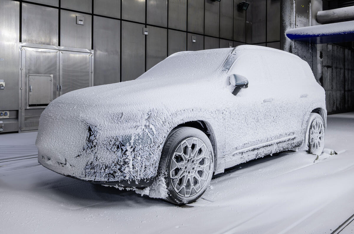 مرسيدس هتكشف عن الجيل الجديد من GLB بمحركات كهربائية وهجينة