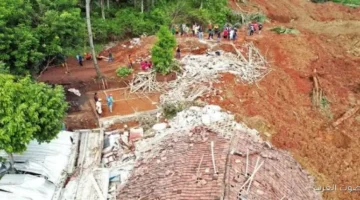 مصرع 11 شخص في انزلاق أرضي بإندونيسيا