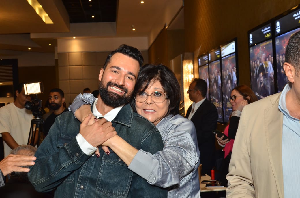 مع إسعاد يونس أبطال <a href=