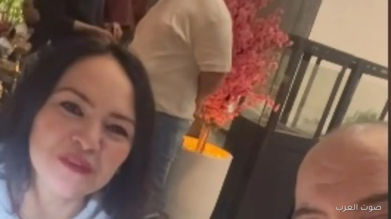 منال عبد اللطيف تقرر تخلع الحجاب بعد 12 سنة