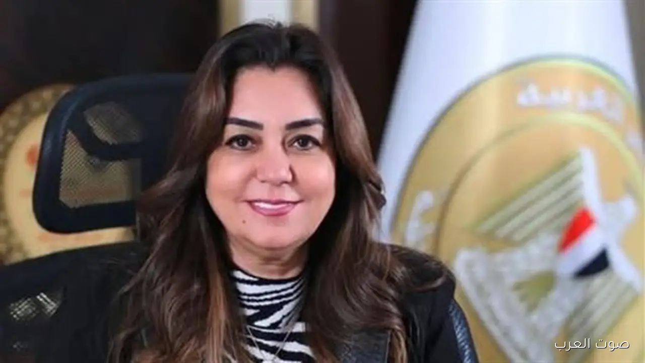 منال عوض مشروع الأتوبيسات الكهربائية هيساعد في تقليل الملوثات والانبعاثات