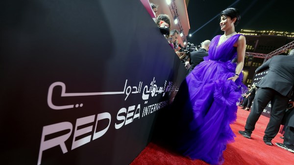 مهرجان البحر الأحمر السينمائي يستقبل عشاق السينما في منطقة الجماهير