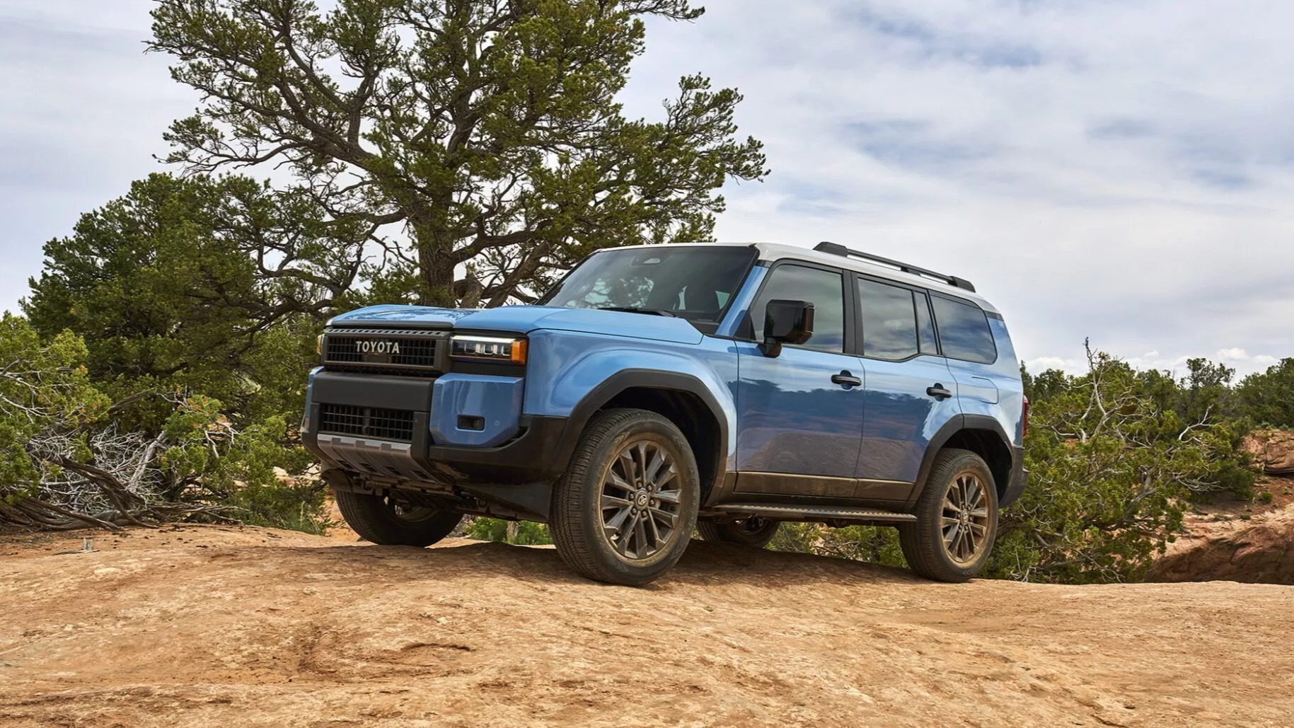 مواصفات وأسعار تويوتا برادو 2025 في السعودية