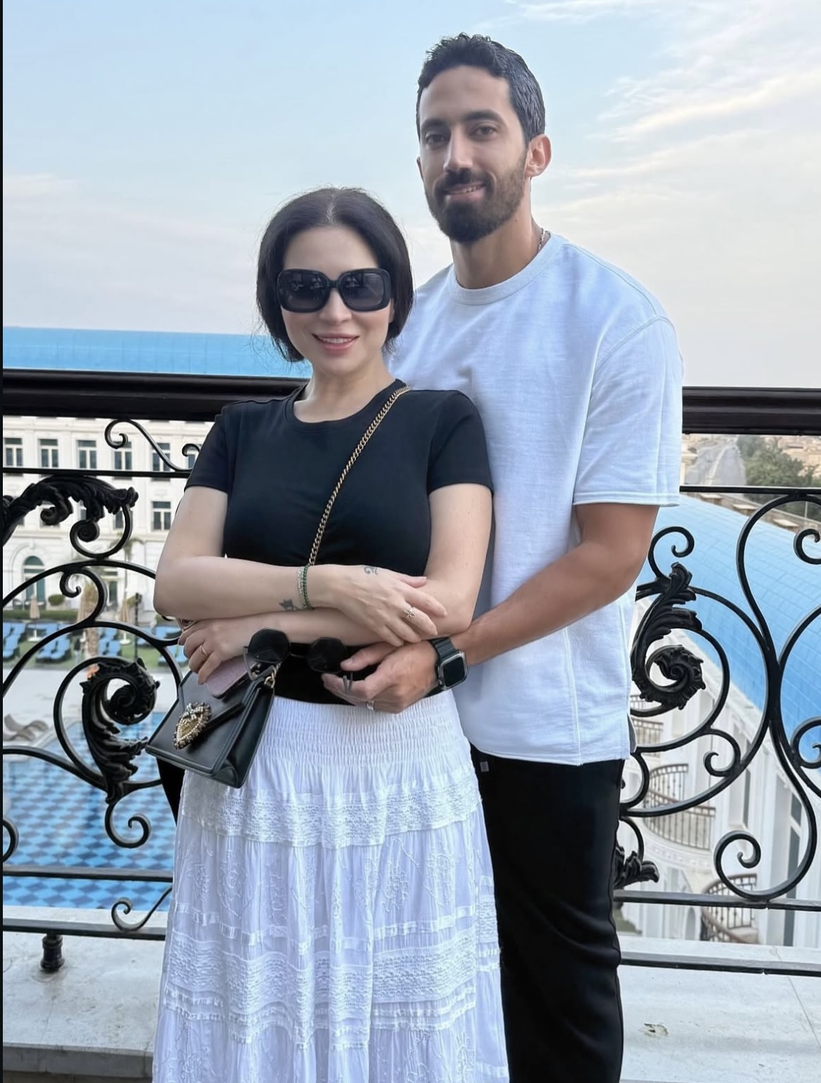 مي عز الدين تظهر مع جوزها بعد عقد قرانهما