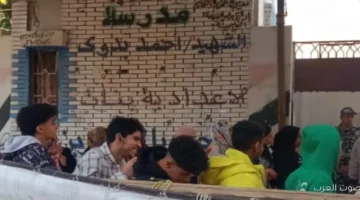 ناس كتير رايحة تصوت في لجان مدرسة الشهيد أحمد بدوي