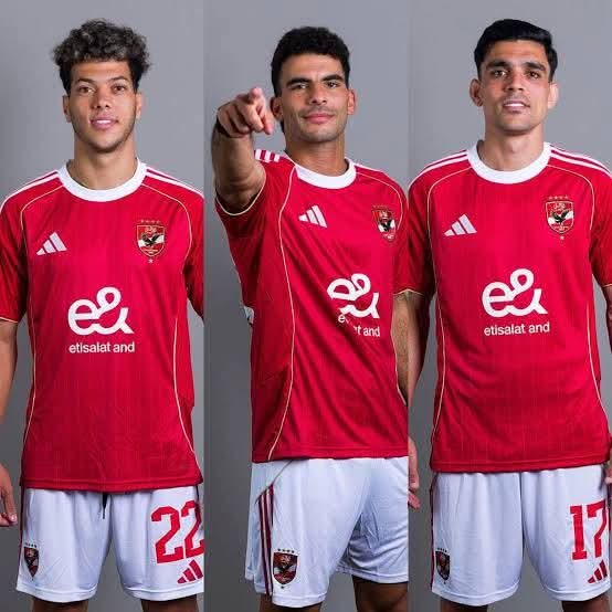 ناقد رياضي يمدح أداء ثلاثي الأهلي