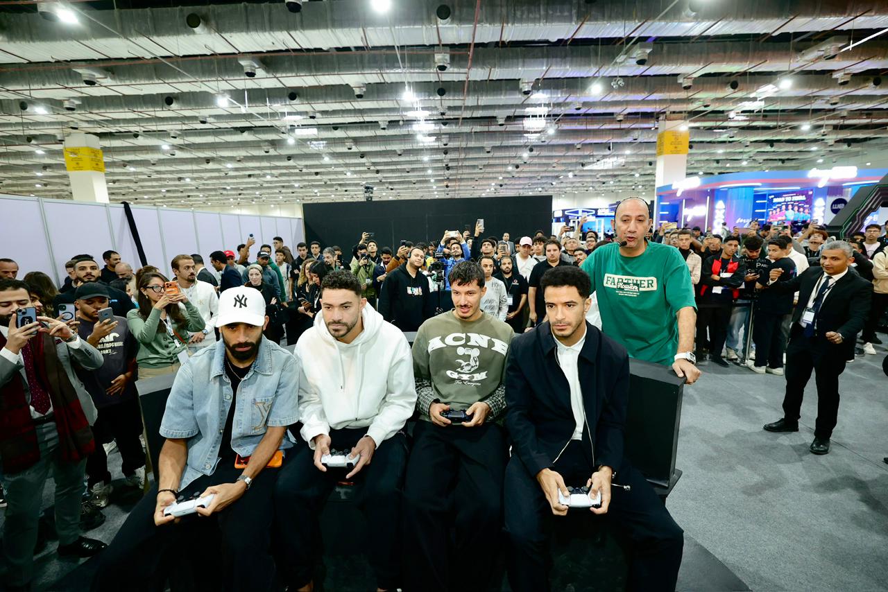 نجوم الكرة المصرية يحتفلوا بختام بطولة البلايستيشن لتحدي نجمك المفضل