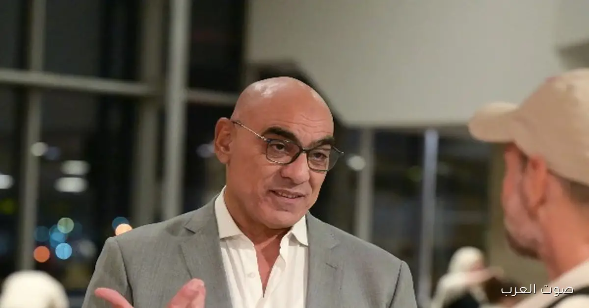 هشام نصر وجون إدوارد يساندوا لاعبي الزمالك قبل ماتش بيراميدز