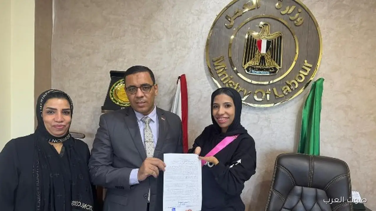 وزارة العمل تساعد بنت من المنصورة من ذوي الهمم وتلاقي
